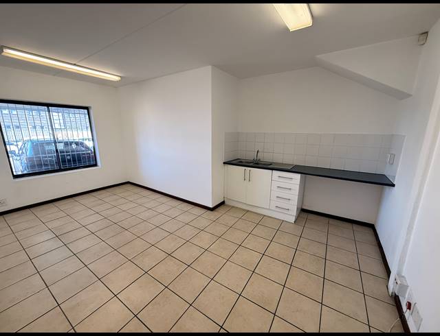 660M² WAREHOUSE TO LET IN PAROW INDUSTRIAL